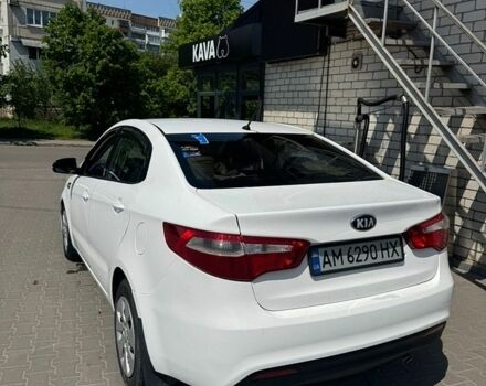 Білий Кіа Ріо, об'ємом двигуна 1.4 л та пробігом 221 тис. км за 5999 $, фото 5 на Automoto.ua