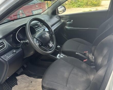 Белый Киа Рио, объемом двигателя 1.4 л и пробегом 270 тыс. км за 7500 $, фото 3 на Automoto.ua