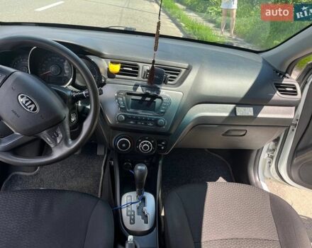 Білий Кіа Ріо, об'ємом двигуна 1.4 л та пробігом 132 тис. км за 6600 $, фото 20 на Automoto.ua