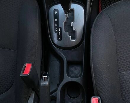 Білий Кіа Ріо, об'ємом двигуна 1.4 л та пробігом 258 тис. км за 6200 $, фото 9 на Automoto.ua