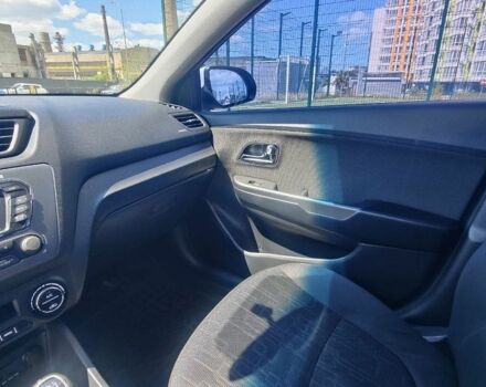 Белый Киа Рио, объемом двигателя 1.59 л и пробегом 130 тыс. км за 7400 $, фото 42 на Automoto.ua