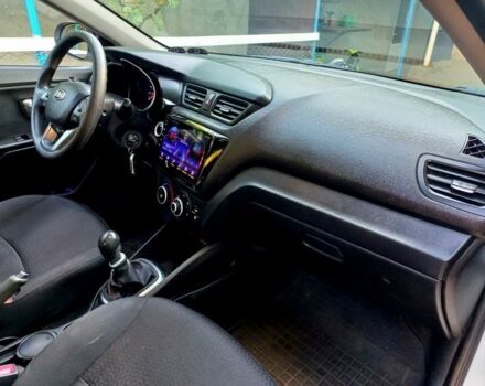 Білий Кіа Ріо, об'ємом двигуна 1.4 л та пробігом 152 тис. км за 7300 $, фото 9 на Automoto.ua