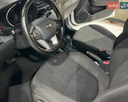 Белый Киа Рио, объемом двигателя 1.6 л и пробегом 135 тыс. км за 9000 $, фото 5 на Automoto.ua