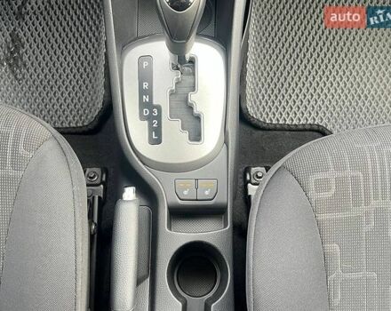 Белый Киа Рио, объемом двигателя 1.4 л и пробегом 125 тыс. км за 8300 $, фото 17 на Automoto.ua