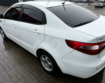 Белый Киа Рио, объемом двигателя 1.4 л и пробегом 106 тыс. км за 8500 $, фото 2 на Automoto.ua