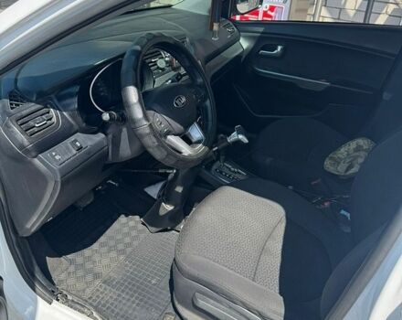 Білий Кіа Ріо, об'ємом двигуна 1.4 л та пробігом 221 тис. км за 5999 $, фото 7 на Automoto.ua