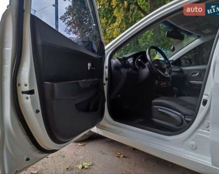 Белый Киа Рио, объемом двигателя 1.59 л и пробегом 172 тыс. км за 9000 $, фото 17 на Automoto.ua