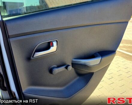 Белый Киа Рио, объемом двигателя 1.4 л и пробегом 176 тыс. км за 8499 $, фото 9 на Automoto.ua