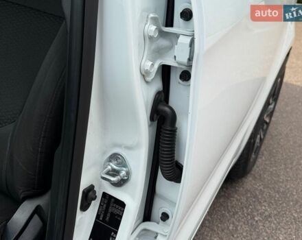 Білий Кіа Ріо, об'ємом двигуна 1.4 л та пробігом 139 тис. км за 8200 $, фото 28 на Automoto.ua