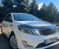 Белый Киа Рио, объемом двигателя 1.4 л и пробегом 220 тыс. км за 7400 $, фото 4 на Automoto.ua