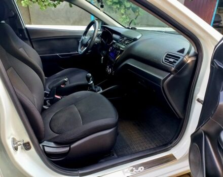 Білий Кіа Ріо, об'ємом двигуна 1.4 л та пробігом 152 тис. км за 7300 $, фото 23 на Automoto.ua