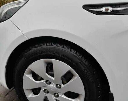 Белый Киа Рио, объемом двигателя 1.4 л и пробегом 91 тыс. км за 8400 $, фото 16 на Automoto.ua