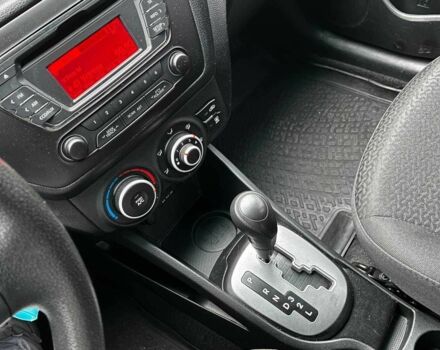 Белый Киа Рио, объемом двигателя 1.4 л и пробегом 125 тыс. км за 8000 $, фото 16 на Automoto.ua