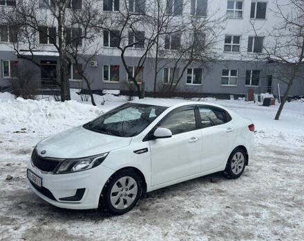 Белый Киа Рио, объемом двигателя 1.4 л и пробегом 178 тыс. км за 7500 $, фото 5 на Automoto.ua