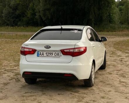 Білий Кіа Ріо, об'ємом двигуна 1.4 л та пробігом 258 тис. км за 6200 $, фото 4 на Automoto.ua