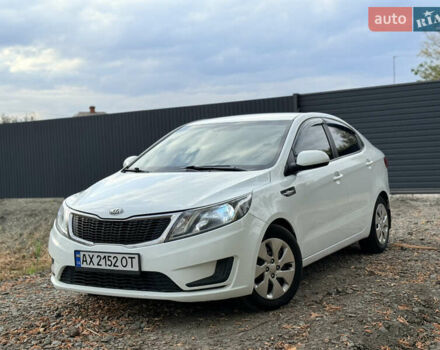 Белый Киа Рио, объемом двигателя 1.4 л и пробегом 299 тыс. км за 6100 $, фото 14 на Automoto.ua