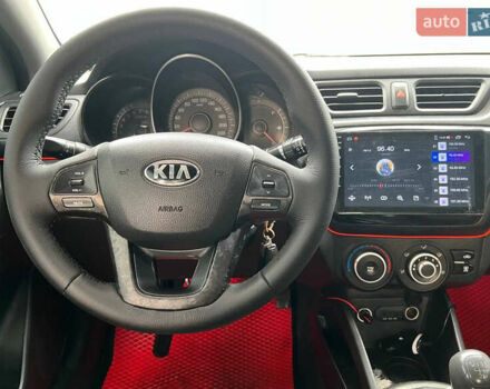 Белый Киа Рио, объемом двигателя 1.4 л и пробегом 246 тыс. км за 6550 $, фото 12 на Automoto.ua