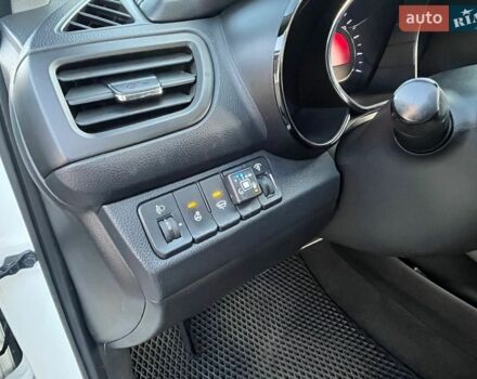 Белый Киа Рио, объемом двигателя 1.59 л и пробегом 143 тыс. км за 10500 $, фото 8 на Automoto.ua