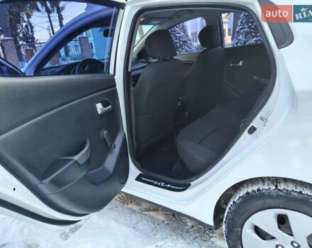 Белый Киа Рио, объемом двигателя 1.4 л и пробегом 144 тыс. км за 7700 $, фото 17 на Automoto.ua