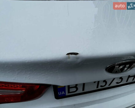 Білий Кіа Ріо, об'ємом двигуна 1.4 л та пробігом 210 тис. км за 6050 $, фото 15 на Automoto.ua