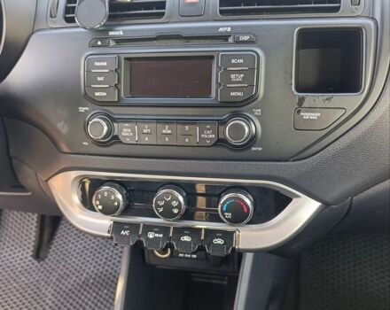 Белый Киа Рио, объемом двигателя 1.6 л и пробегом 160 тыс. км за 8000 $, фото 8 на Automoto.ua