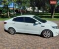 Белый Киа Рио, объемом двигателя 1.59 л и пробегом 183 тыс. км за 6100 $, фото 3 на Automoto.ua