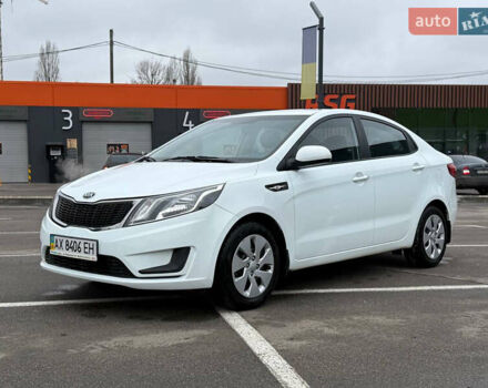 Белый Киа Рио, объемом двигателя 1.4 л и пробегом 23 тыс. км за 9900 $, фото 3 на Automoto.ua