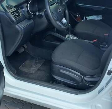 Білий Кіа Ріо, об'ємом двигуна 1.6 л та пробігом 73 тис. км за 9500 $, фото 7 на Automoto.ua