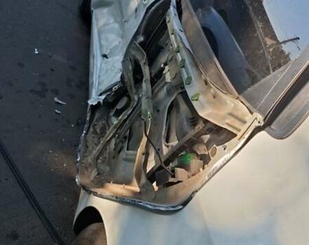 Белый Киа Рио, объемом двигателя 1.4 л и пробегом 108 тыс. км за 4000 $, фото 3 на Automoto.ua