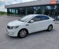 Білий Кіа Ріо, об'ємом двигуна 1.6 л та пробігом 181 тис. км за 6599 $, фото 1 на Automoto.ua