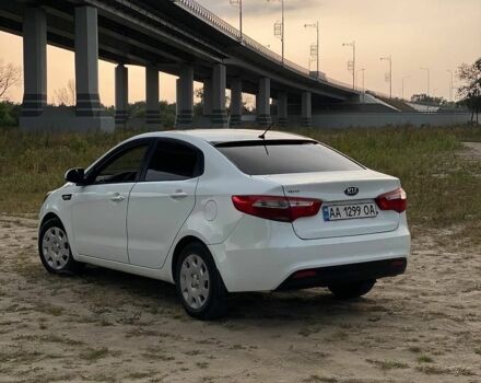 Білий Кіа Ріо, об'ємом двигуна 1.4 л та пробігом 258 тис. км за 6200 $, фото 5 на Automoto.ua