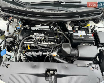 Белый Киа Рио, объемом двигателя 1.4 л и пробегом 162 тыс. км за 7500 $, фото 9 на Automoto.ua