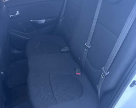 Белый Киа Рио, объемом двигателя 1.4 л и пробегом 130 тыс. км за 6900 $, фото 3 на Automoto.ua