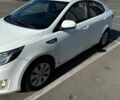 Белый Киа Рио, объемом двигателя 1.4 л и пробегом 214 тыс. км за 6000 $, фото 1 на Automoto.ua