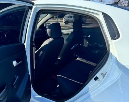 Білий Кіа Ріо, об'ємом двигуна 1.4 л та пробігом 252 тис. км за 6300 $, фото 6 на Automoto.ua