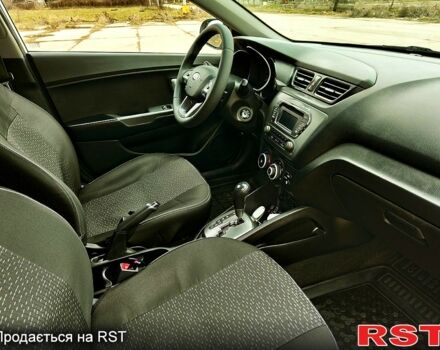 Белый Киа Рио, объемом двигателя 1.4 л и пробегом 155 тыс. км за 8300 $, фото 4 на Automoto.ua