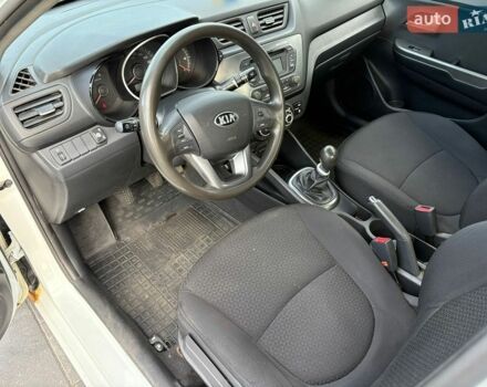 Белый Киа Рио, объемом двигателя 1.4 л и пробегом 157 тыс. км за 6800 $, фото 13 на Automoto.ua