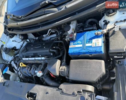 Белый Киа Рио, объемом двигателя 1.4 л и пробегом 86 тыс. км за 9500 $, фото 8 на Automoto.ua