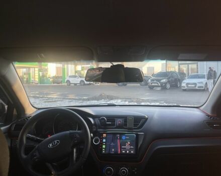 Білий Кіа Ріо, об'ємом двигуна 1.4 л та пробігом 248 тис. км за 7499 $, фото 4 на Automoto.ua