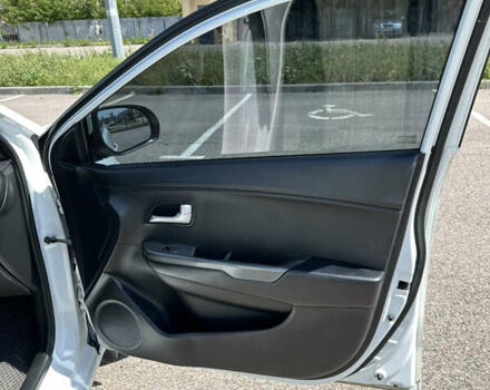 Білий Кіа Ріо, об'ємом двигуна 1.4 л та пробігом 184 тис. км за 7900 $, фото 20 на Automoto.ua