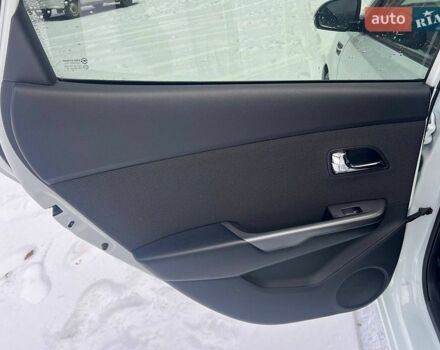 Белый Киа Рио, объемом двигателя 1.4 л и пробегом 125 тыс. км за 8300 $, фото 28 на Automoto.ua
