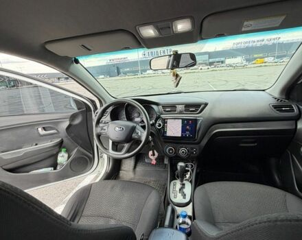 Белый Киа Рио, объемом двигателя 1.4 л и пробегом 125 тыс. км за 6500 $, фото 10 на Automoto.ua