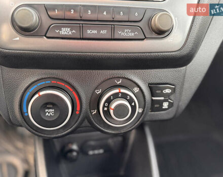 Білий Кіа Ріо, об'ємом двигуна 1.4 л та пробігом 169 тис. км за 5999 $, фото 11 на Automoto.ua