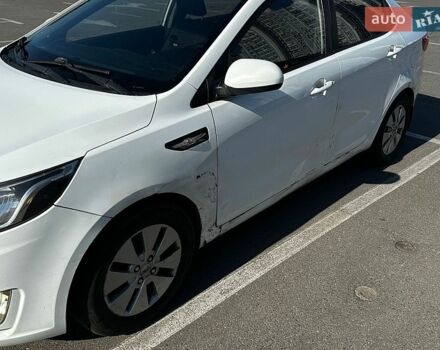 Белый Киа Рио, объемом двигателя 1.4 л и пробегом 214 тыс. км за 6000 $, фото 2 на Automoto.ua