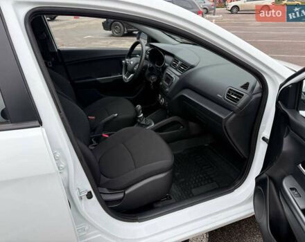 Белый Киа Рио, объемом двигателя 1.4 л и пробегом 23 тыс. км за 9900 $, фото 28 на Automoto.ua