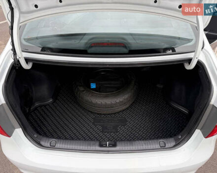 Белый Киа Рио, объемом двигателя 1.4 л и пробегом 23 тыс. км за 9900 $, фото 37 на Automoto.ua