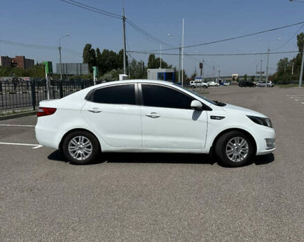 Білий Кіа Ріо, об'ємом двигуна 1.4 л та пробігом 184 тис. км за 7900 $, фото 3 на Automoto.ua