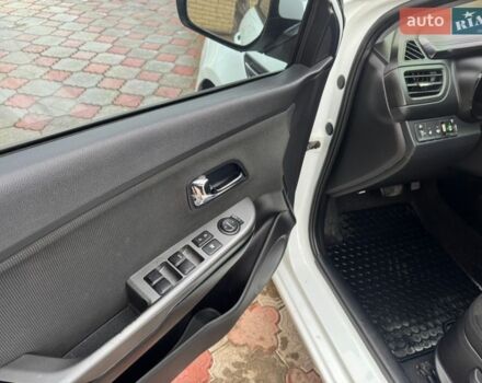 Белый Киа Рио, объемом двигателя 1.6 л и пробегом 173 тыс. км за 7800 $, фото 11 на Automoto.ua