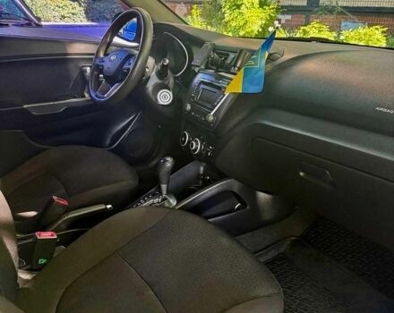 Білий Кіа Ріо, об'ємом двигуна 1.4 л та пробігом 179 тис. км за 7600 $, фото 9 на Automoto.ua