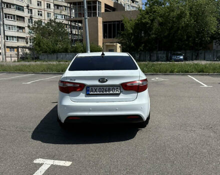 Білий Кіа Ріо, об'ємом двигуна 1.4 л та пробігом 184 тис. км за 7900 $, фото 5 на Automoto.ua